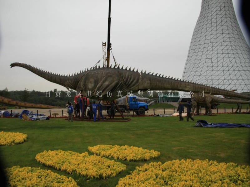 沈陽植物園恐龍展覽現(xiàn)場安裝